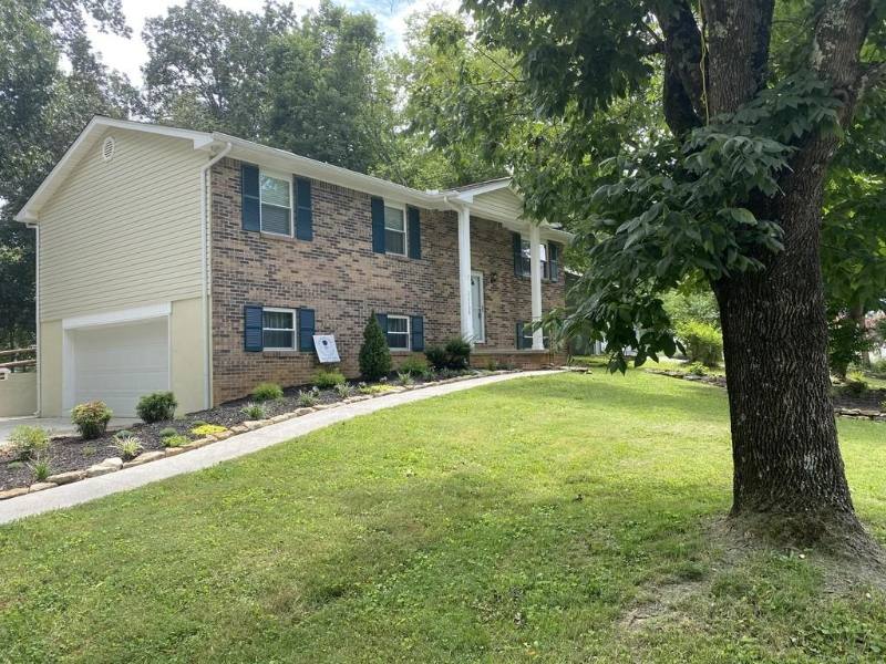 House for rent at 11130 Concord Woods Dr, Farragut, TN 37934