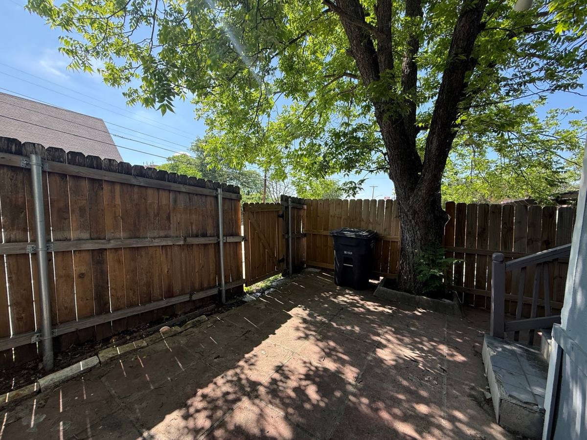 Apartment for rent at 1018 Chicago Blvd #2, San Antonio, TX 78210