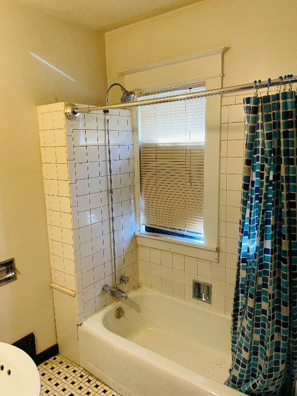 House for rent at 3550 Cass St #6, Omaha, NE 68131