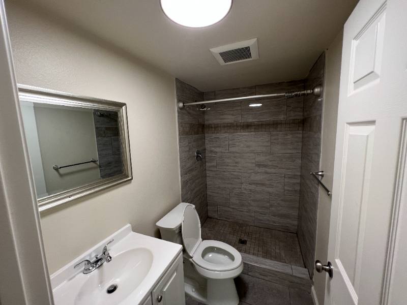 Apartment for rent at 940 N Van Ness, Fresno, CA 93728