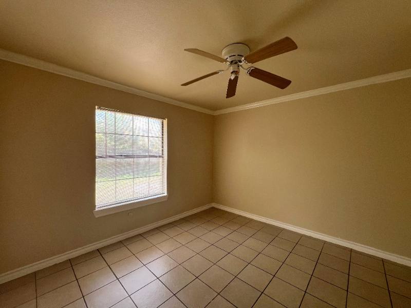 Apartment for rent at 301 E Locust St, Laredo, TX 78040