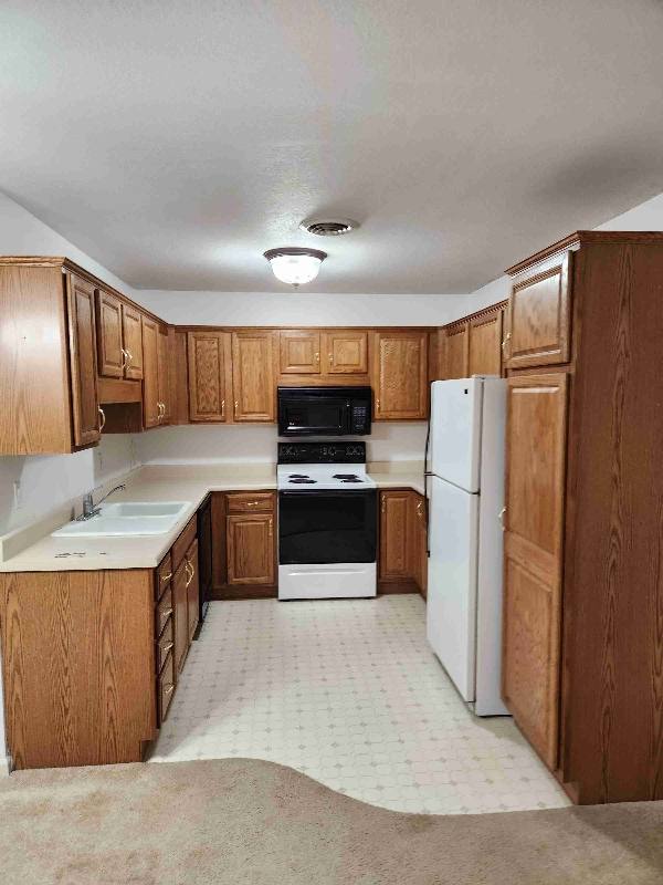 Apartment for rent at 4009 N Becker Dr, Peoria, IL 61607