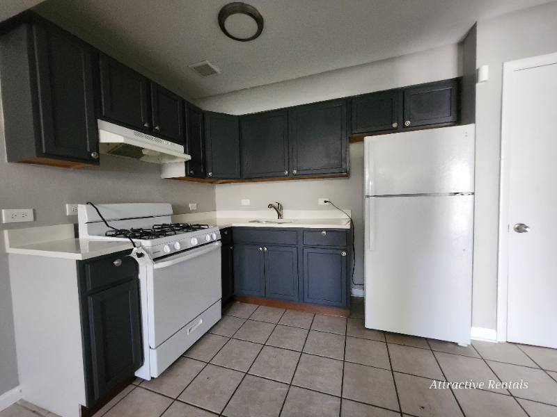 Apartment for rent at 3331 Commercial Ave, Chicago Heights, IL 60411
