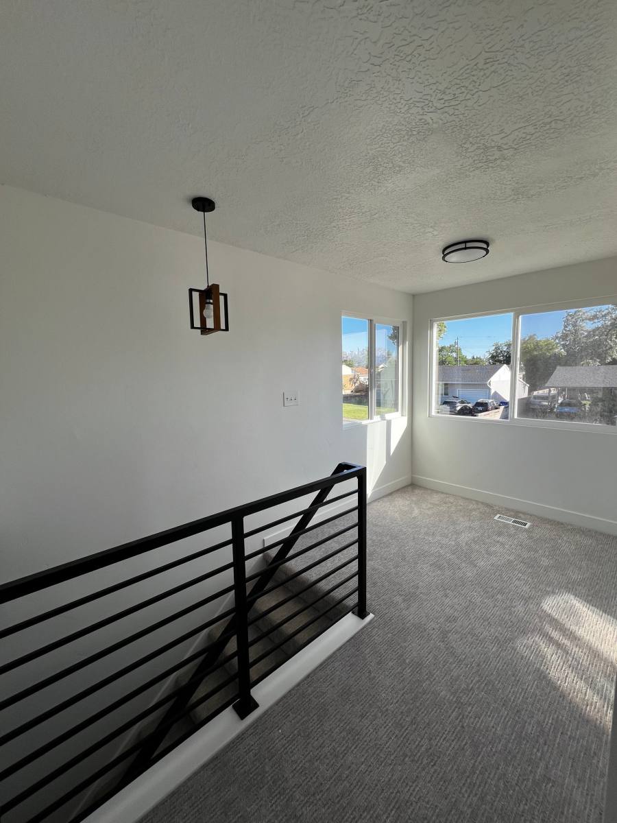 Apartment for rent at 1005 E Platinum Way, Sandy, UT 84094