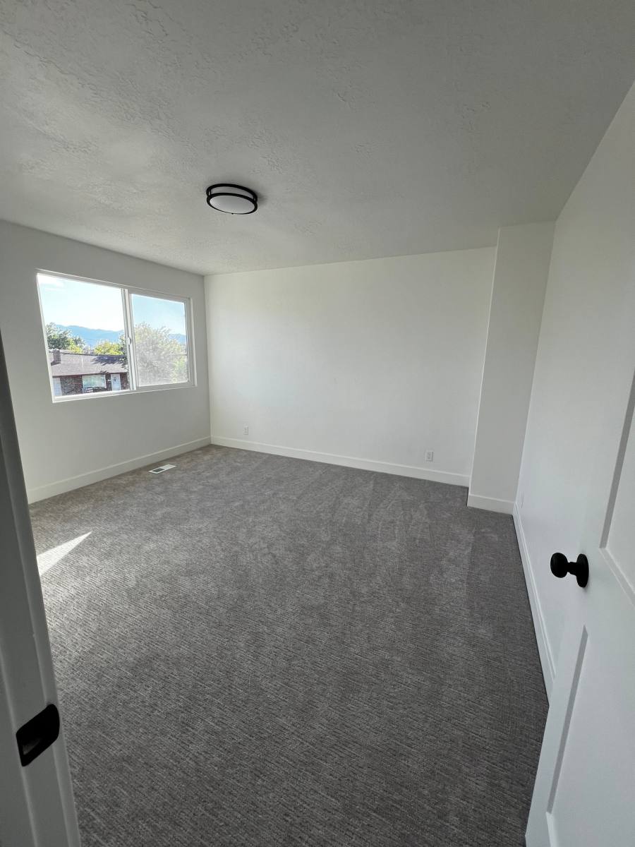 Apartment for rent at 1005 E Platinum Way, Sandy, UT 84094