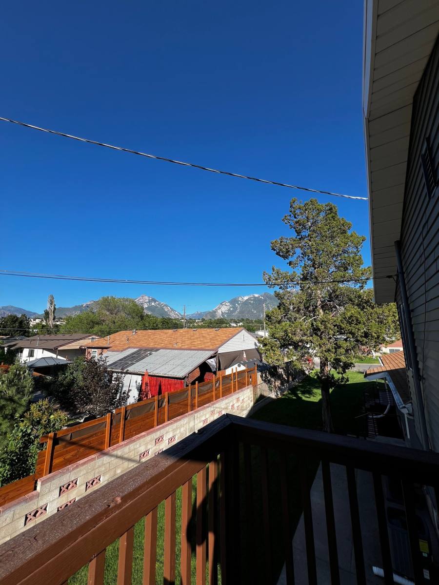 Apartment for rent at 1005 E Platinum Way, Sandy, UT 84094