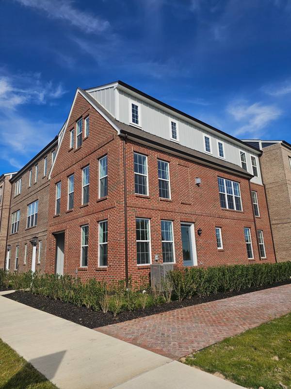 Townhouse for rent at 114 Main St, Cranberry Township, PA 16066