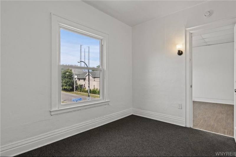 Apartment for rent at 877 Prospect Ave, Buffalo, NY 14213