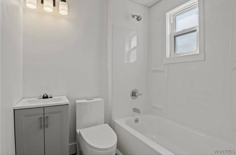 Apartment for rent at 877 Prospect Ave, Buffalo, NY 14213