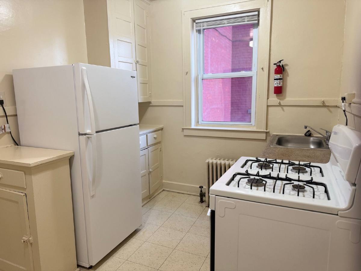 Apartment for rent at 11 Linden St #201, River Rouge, MI 48218