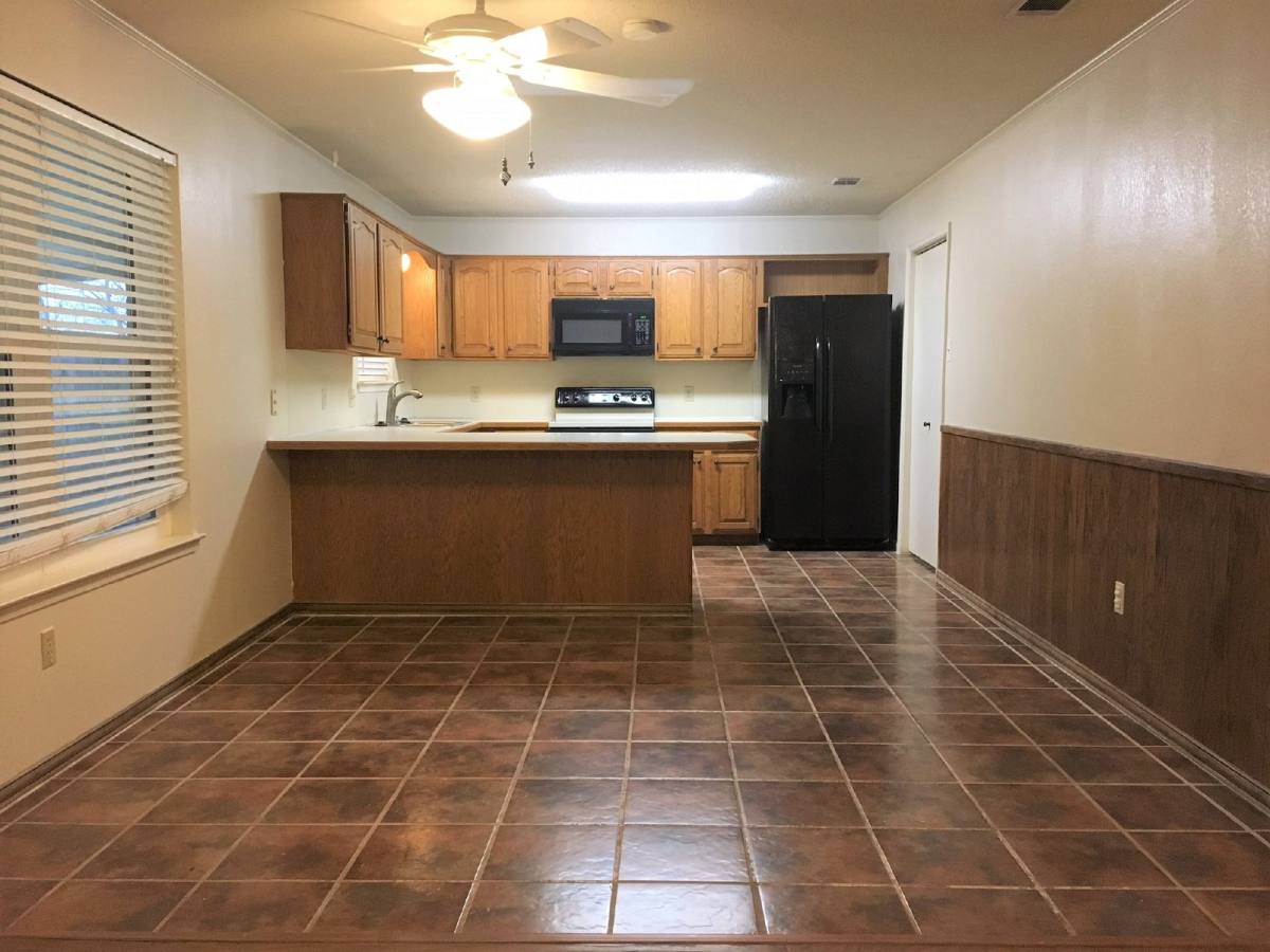House for rent at 606 Circle Creek Dr, Hewitt, TX 76643