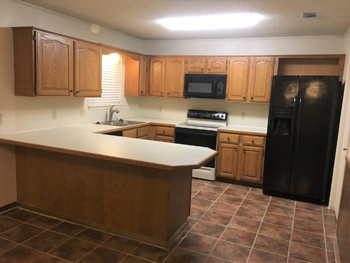 House for rent at 606 Circle Creek Dr, Hewitt, TX 76643