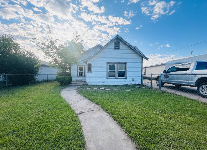 House for rent at 1835 Willow St, San Angelo, TX 76901