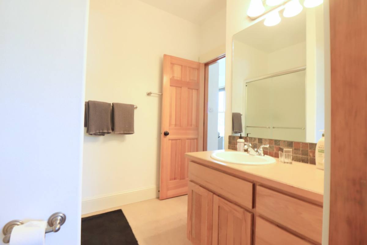 Condo for rent at 577 W Jefferson Ave, Sisters, OR 97759
