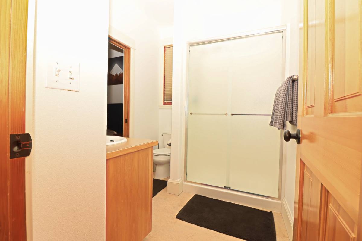 Condo for rent at 577 W Jefferson Ave, Sisters, OR 97759
