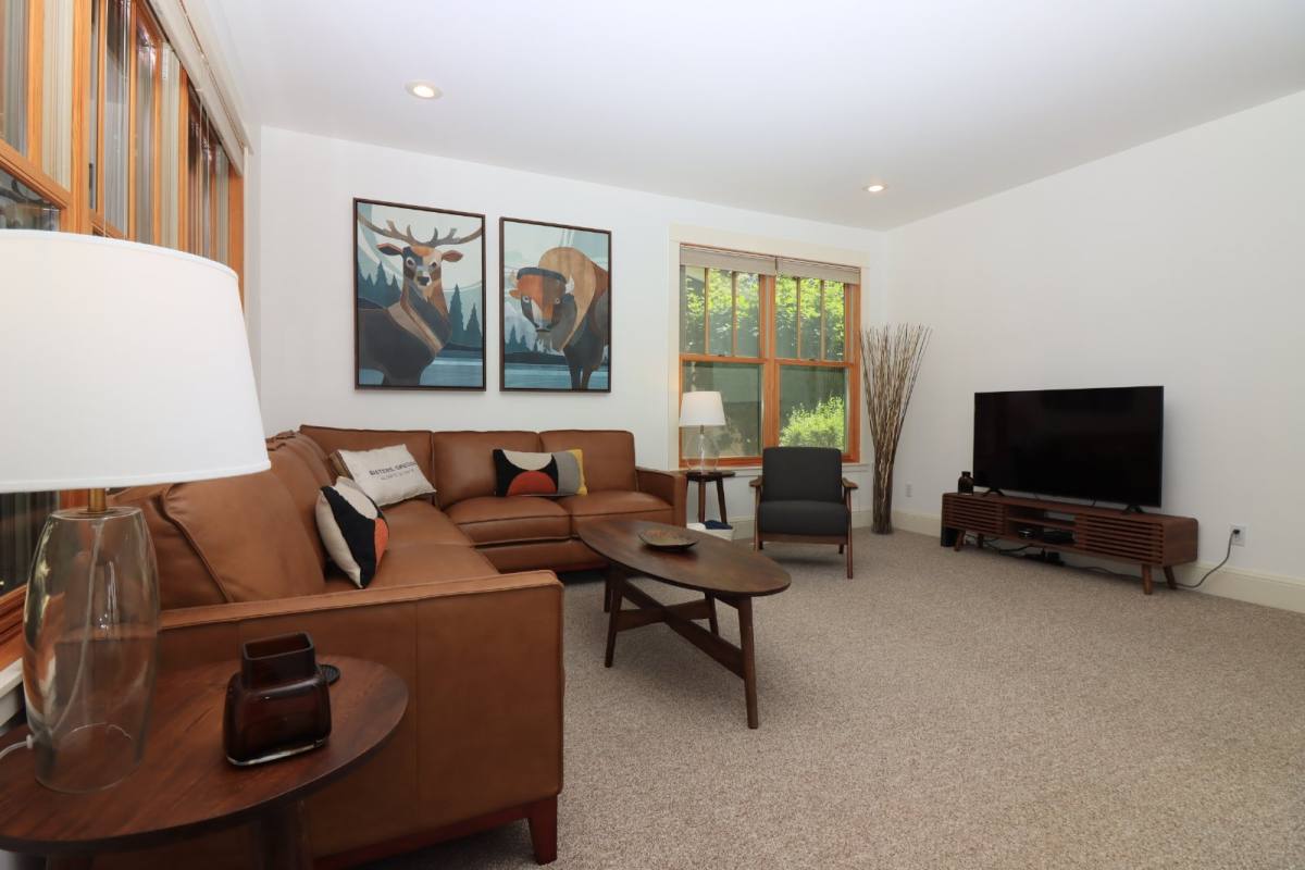 Condo for rent at 577 W Jefferson Ave, Sisters, OR 97759