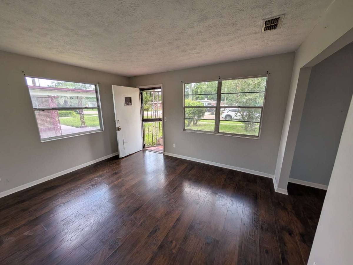 House for rent at 2562 W 28th St, Jacksonville, FL 32209