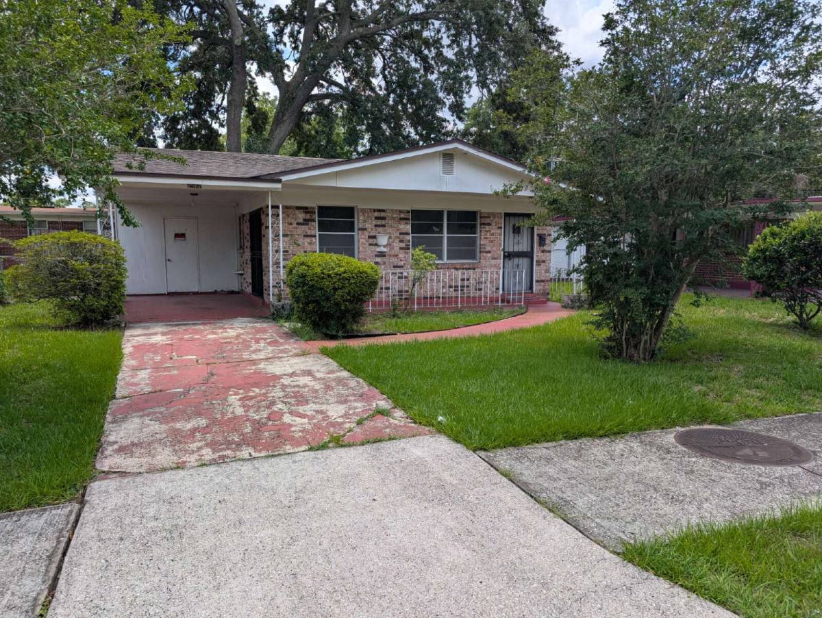 House for rent at 2562 W 28th St, Jacksonville, FL 32209