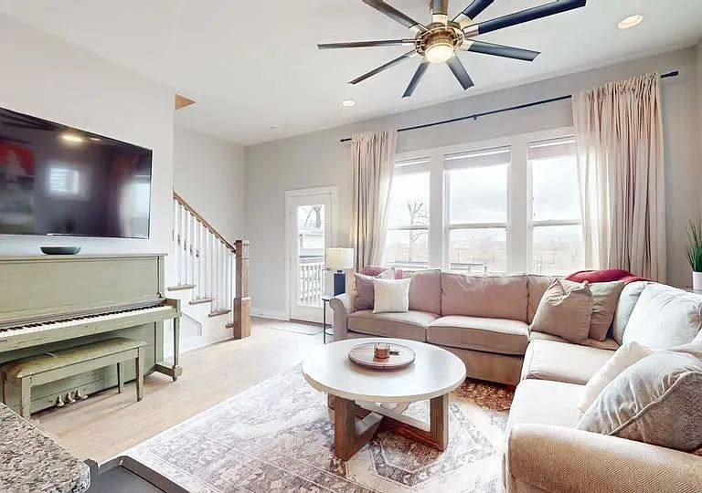Townhouse for rent at 1016B Alice St, Nashville, TN 37218