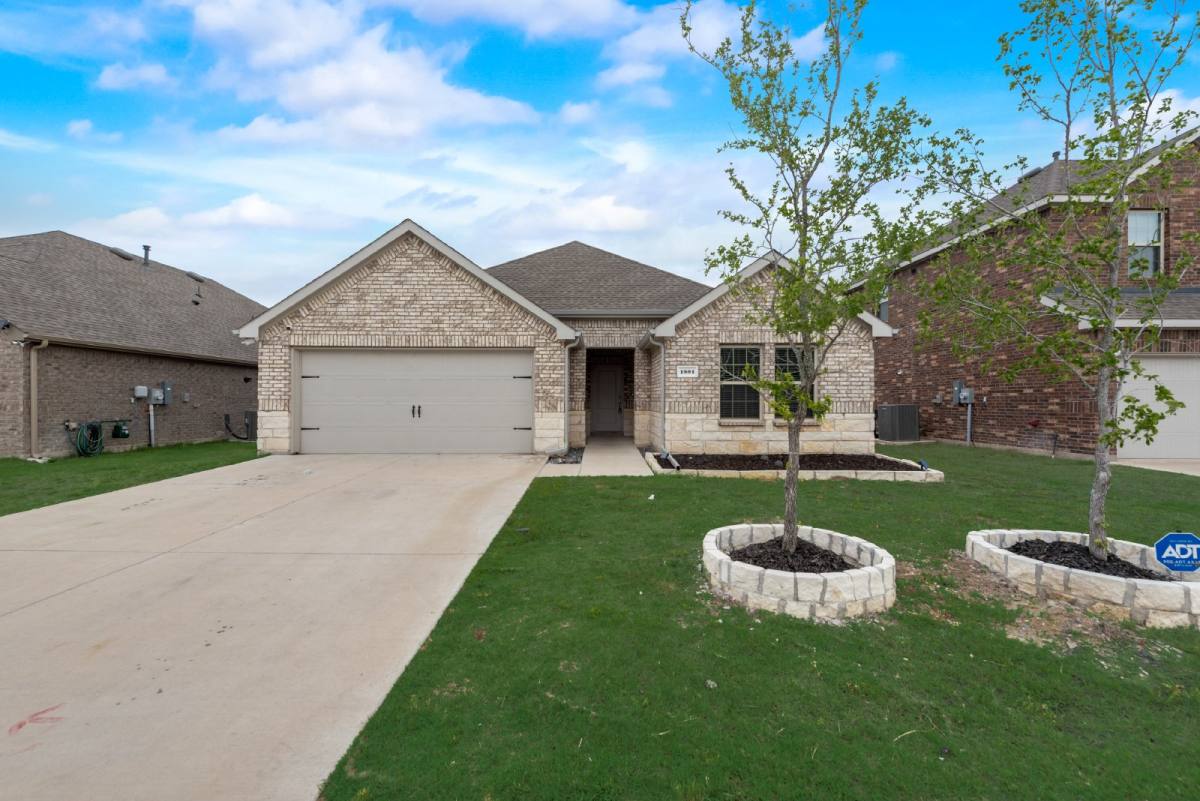 House for rent at 1501 Hidden Bluff Crossing, Princeton, TX 75407