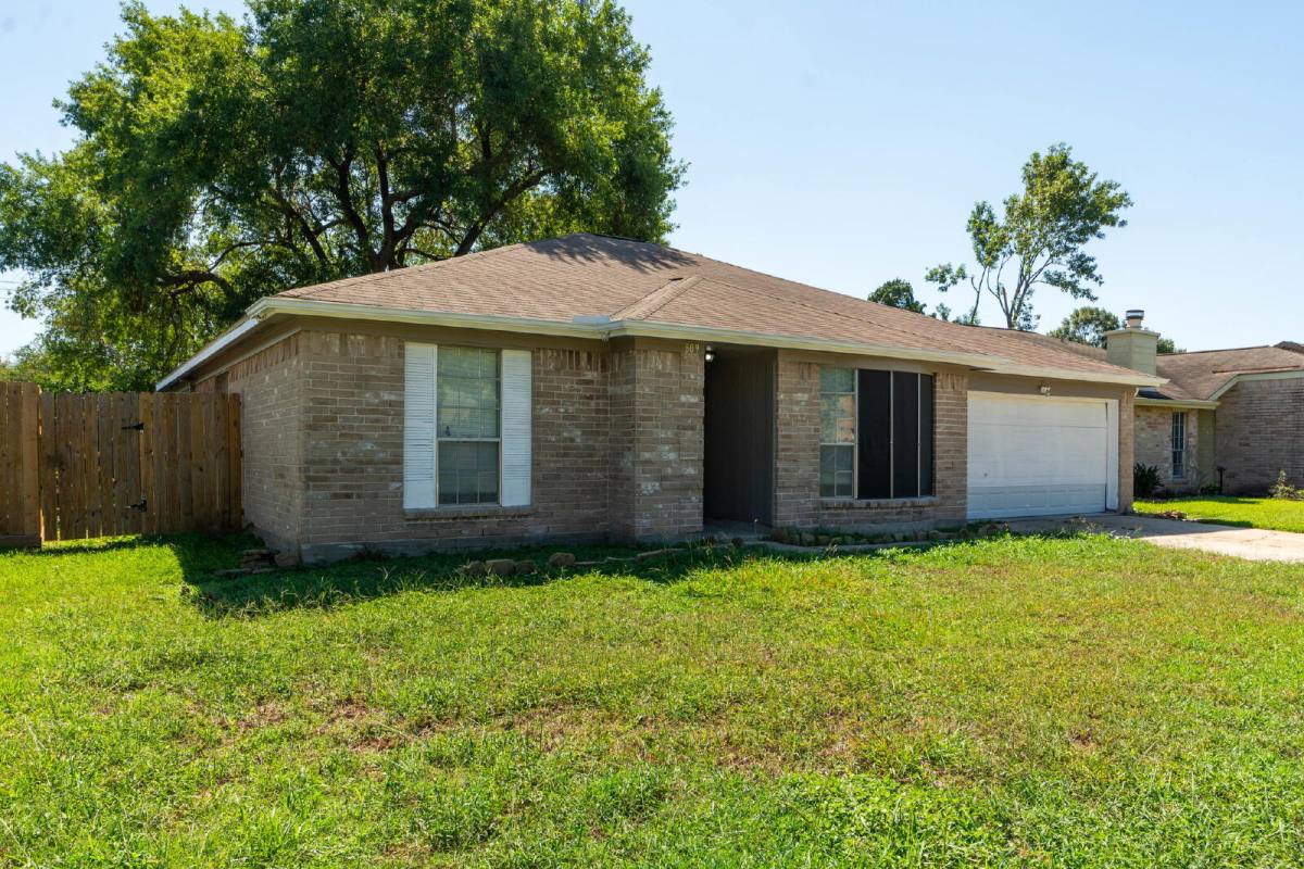 809 Willow Creek Dr, La Porte, TX 77571 - House for Rent - Image 4