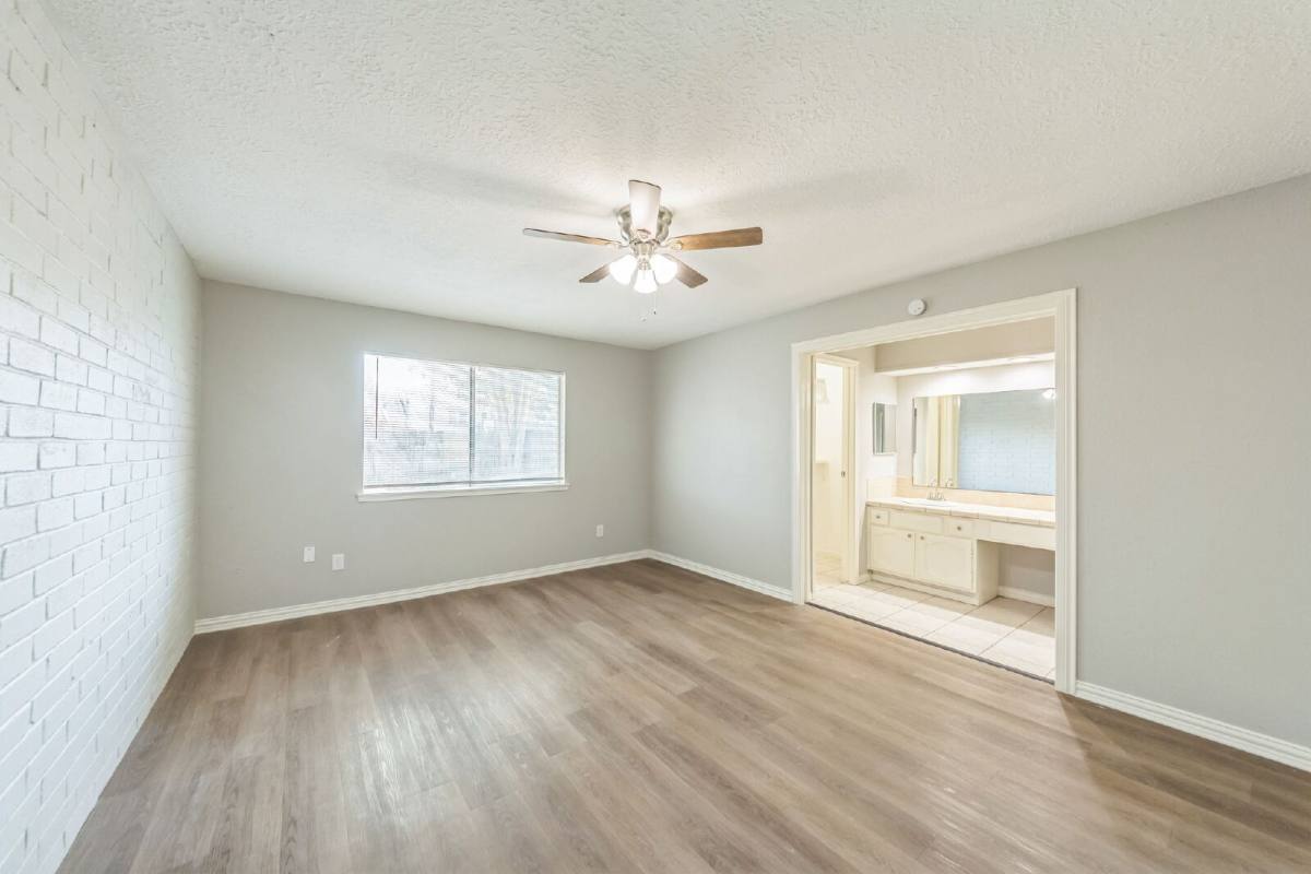 House for rent at 809 Willow Creek Dr, La Porte, TX 77571