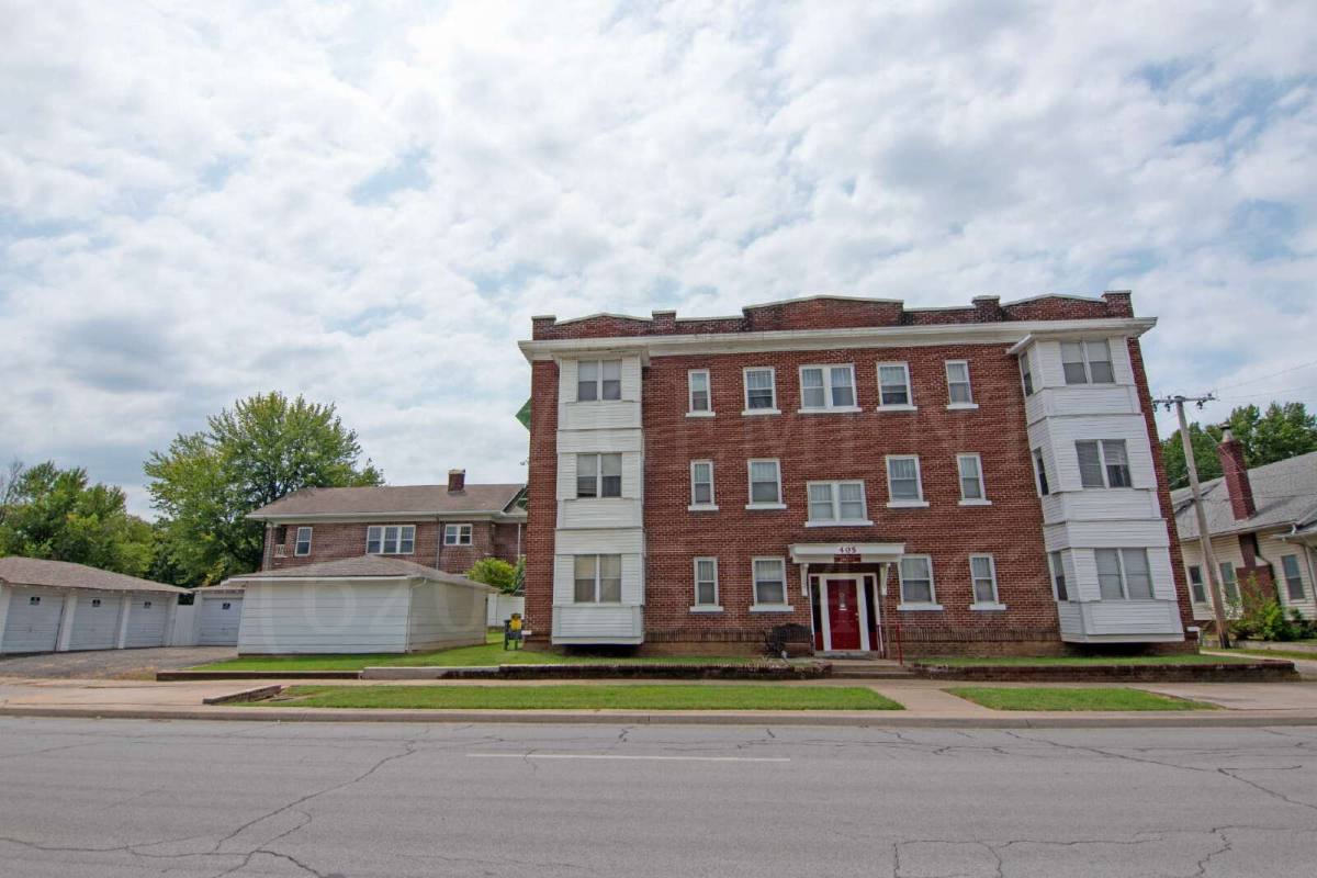 Apartment for rent at 405 W 5th St, Coffeyville, KS 67337