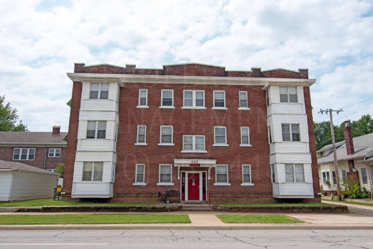 Apartment for rent at 405 W 5th St, Coffeyville, KS 67337