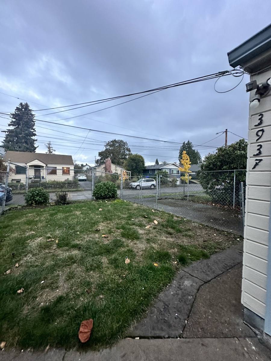 Apartment for rent at 3937 SE 62nd Ave #B, Portland, OR 97206