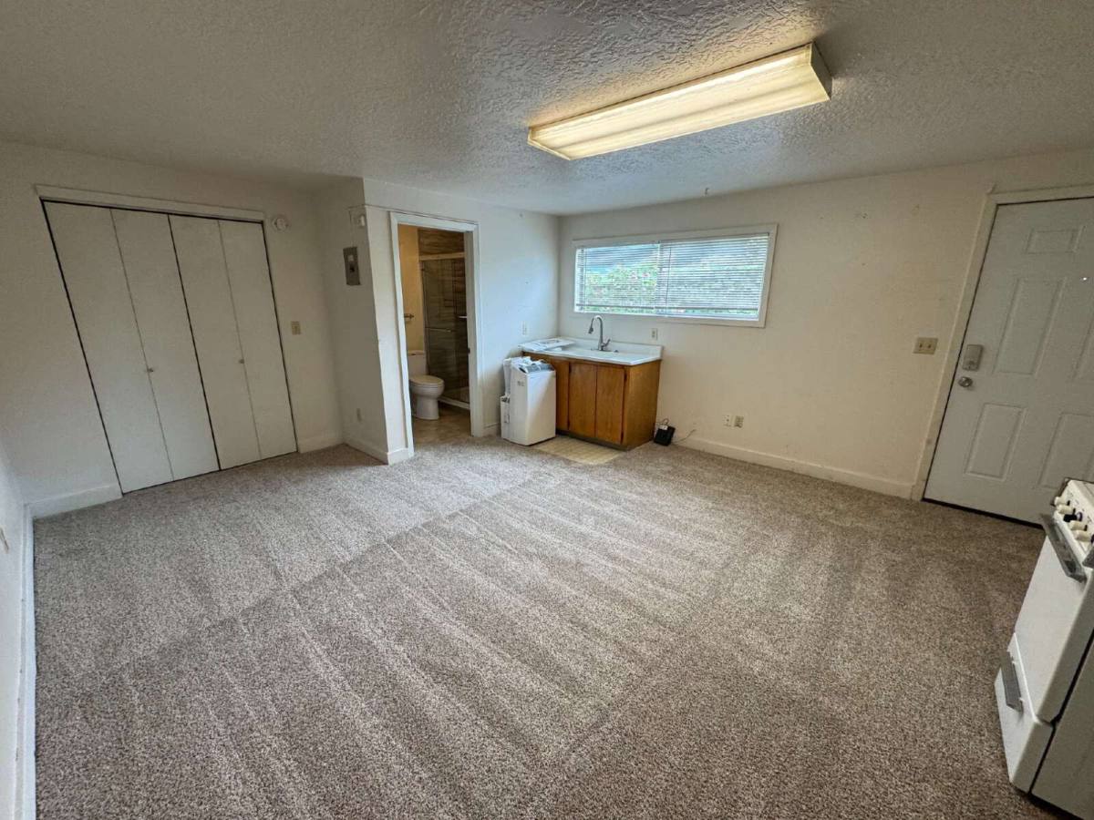 Apartment for rent at 3937 SE 62nd Ave #B, Portland, OR 97206