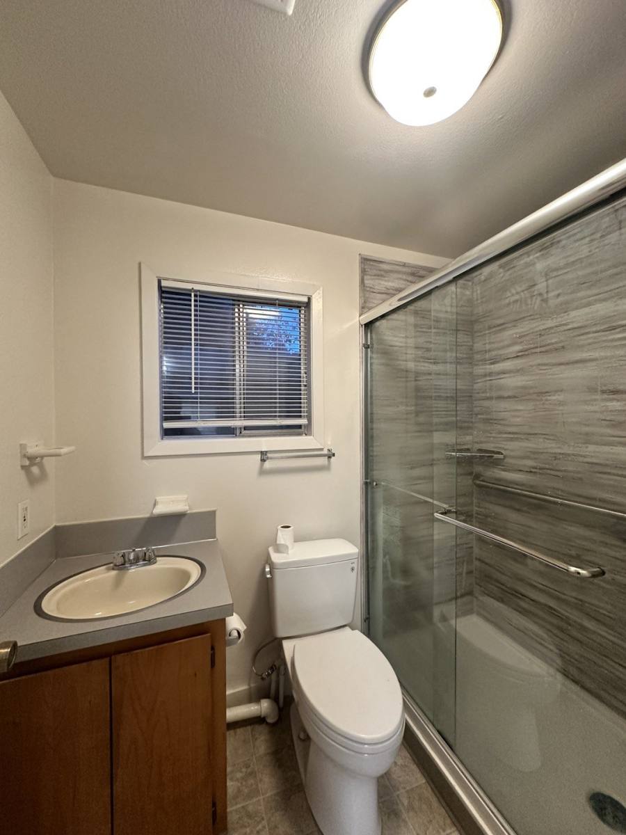 Apartment for rent at 3937 SE 62nd Ave #B, Portland, OR 97206