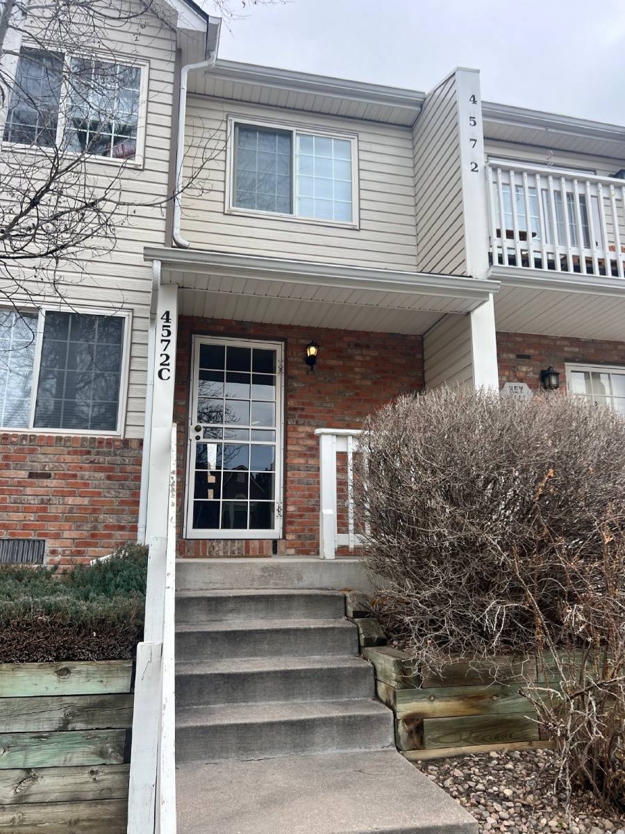 Townhouse for rent at 4572 S Crystal Way #C, Aurora, CO 80015
