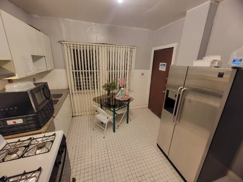 Apartment for rent at 7330 S Yates Blvd #2, Chicago, IL 60649