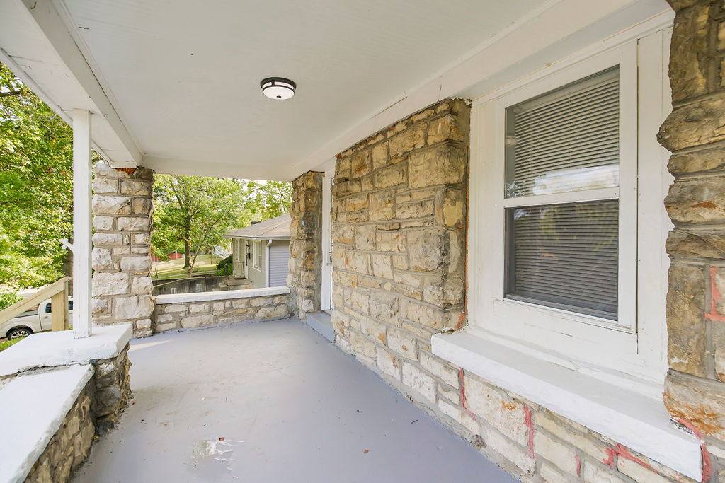 House for rent at 5424 Bellefontaine Ave, Kansas City, MO 64130