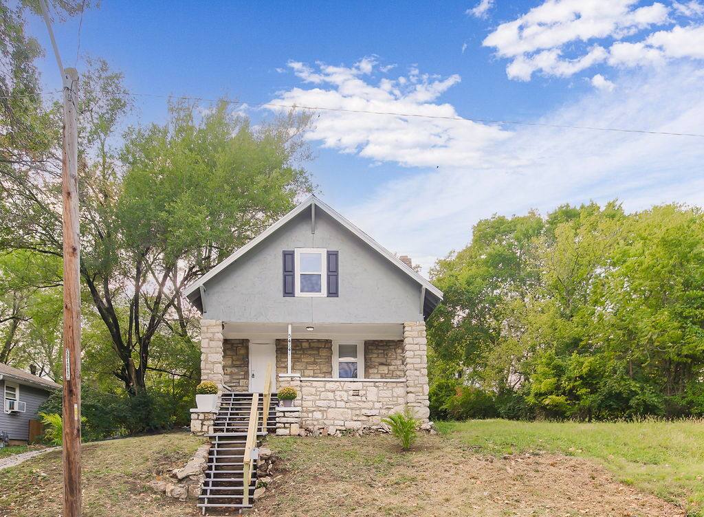 House for rent at 5424 Bellefontaine Ave, Kansas City, MO 64130