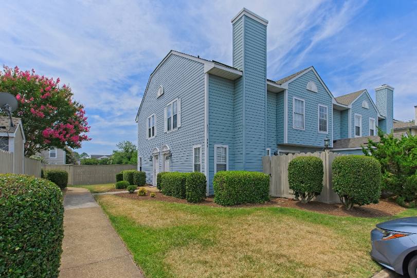 Condo for rent at 111 Castilian Dr, Virginia Beach, VA 23462