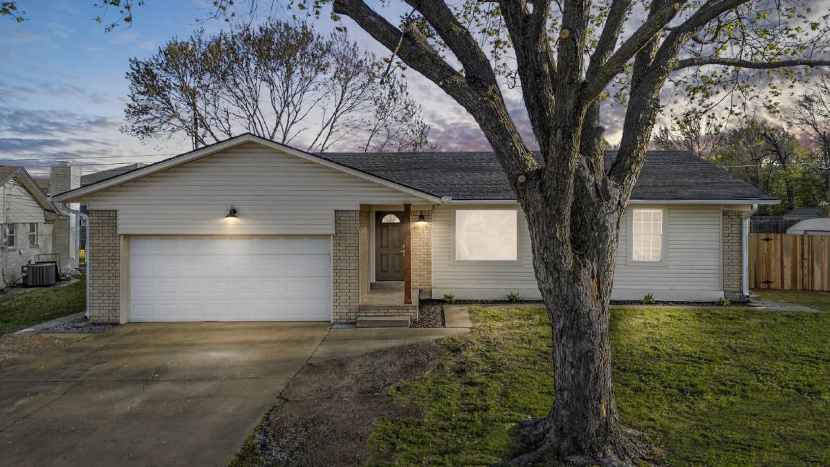 House for rent at 1601 S 1st Place, Broken Arrow, OK 74012