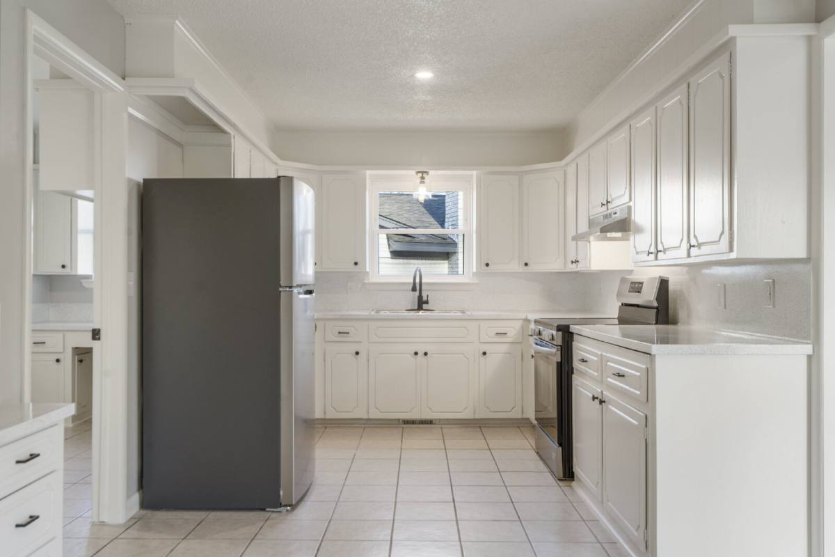 House for rent at 1601 S 1st Place, Broken Arrow, OK 74012