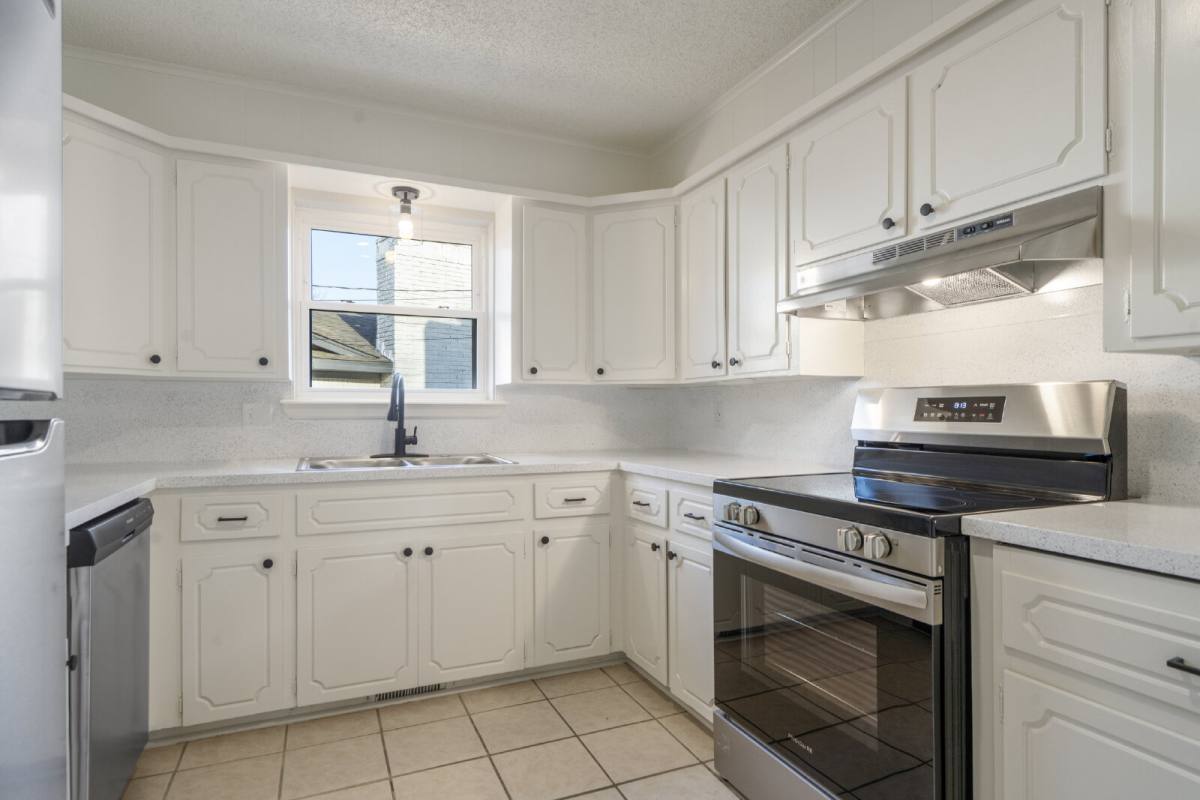 House for rent at 1601 S 1st Place, Broken Arrow, OK 74012