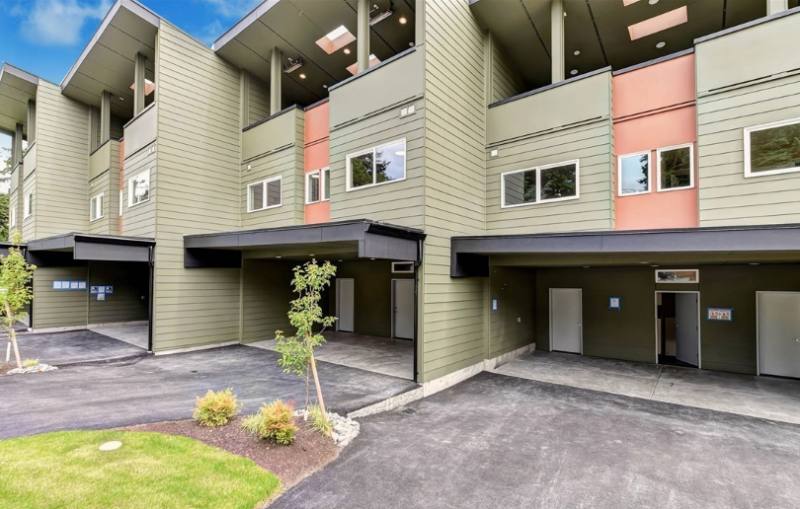 Townhouse for rent at 14920 Manor Way #C, Lynnwood, WA 98087
