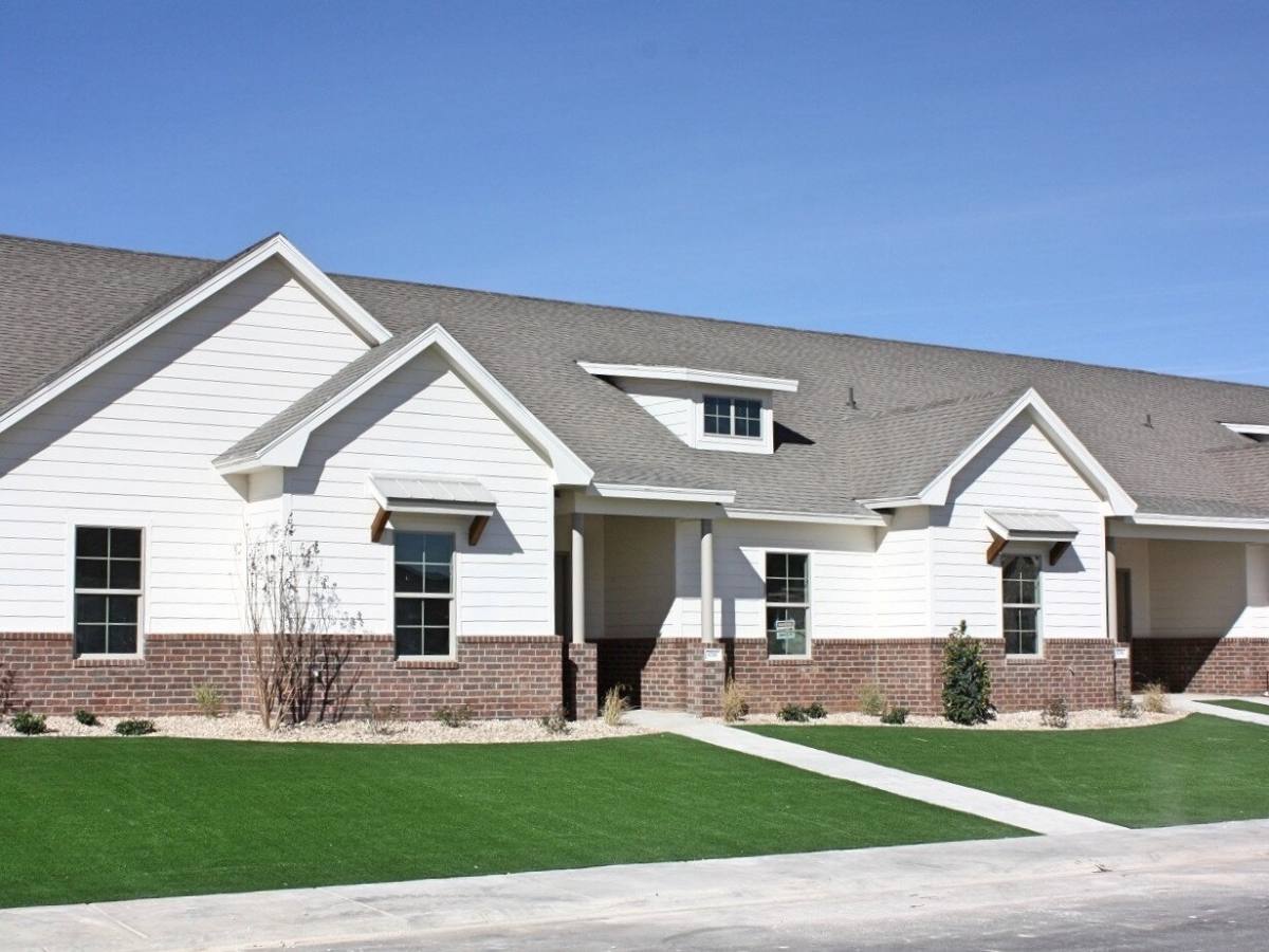 Townhouse for rent at 6702 Pontiac Ave, Lubbock, TX 79424