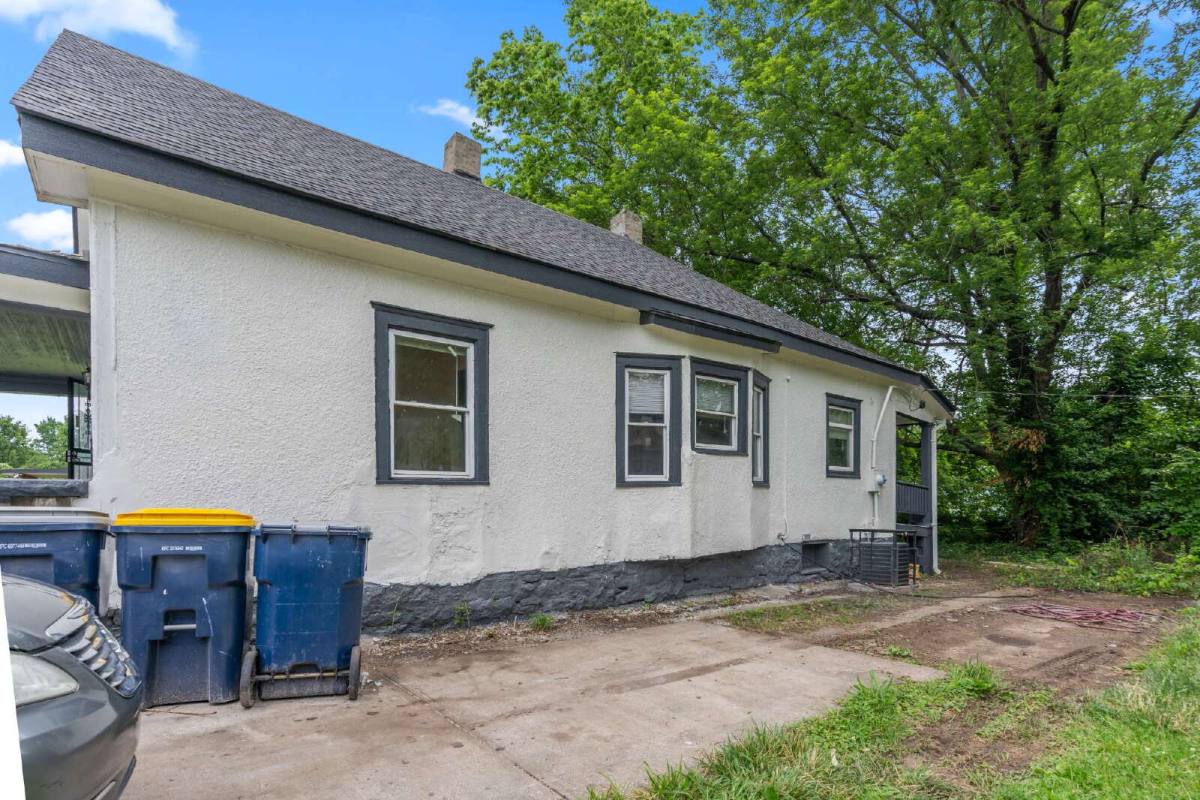 House for rent at 3417 Brooklyn Ave, Kansas City, MO 64109