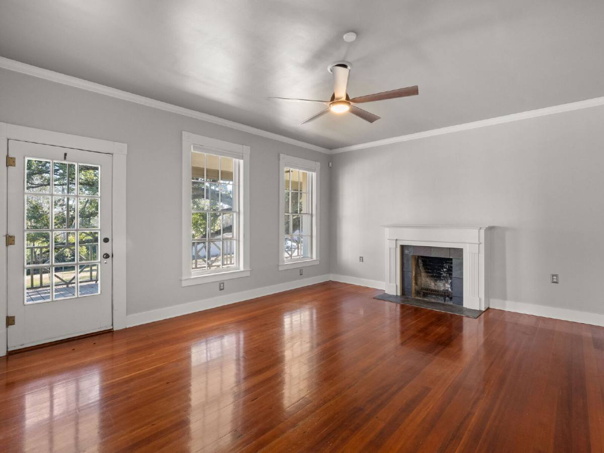 House for rent at 300 S 8th St, Leesville, LA 71446