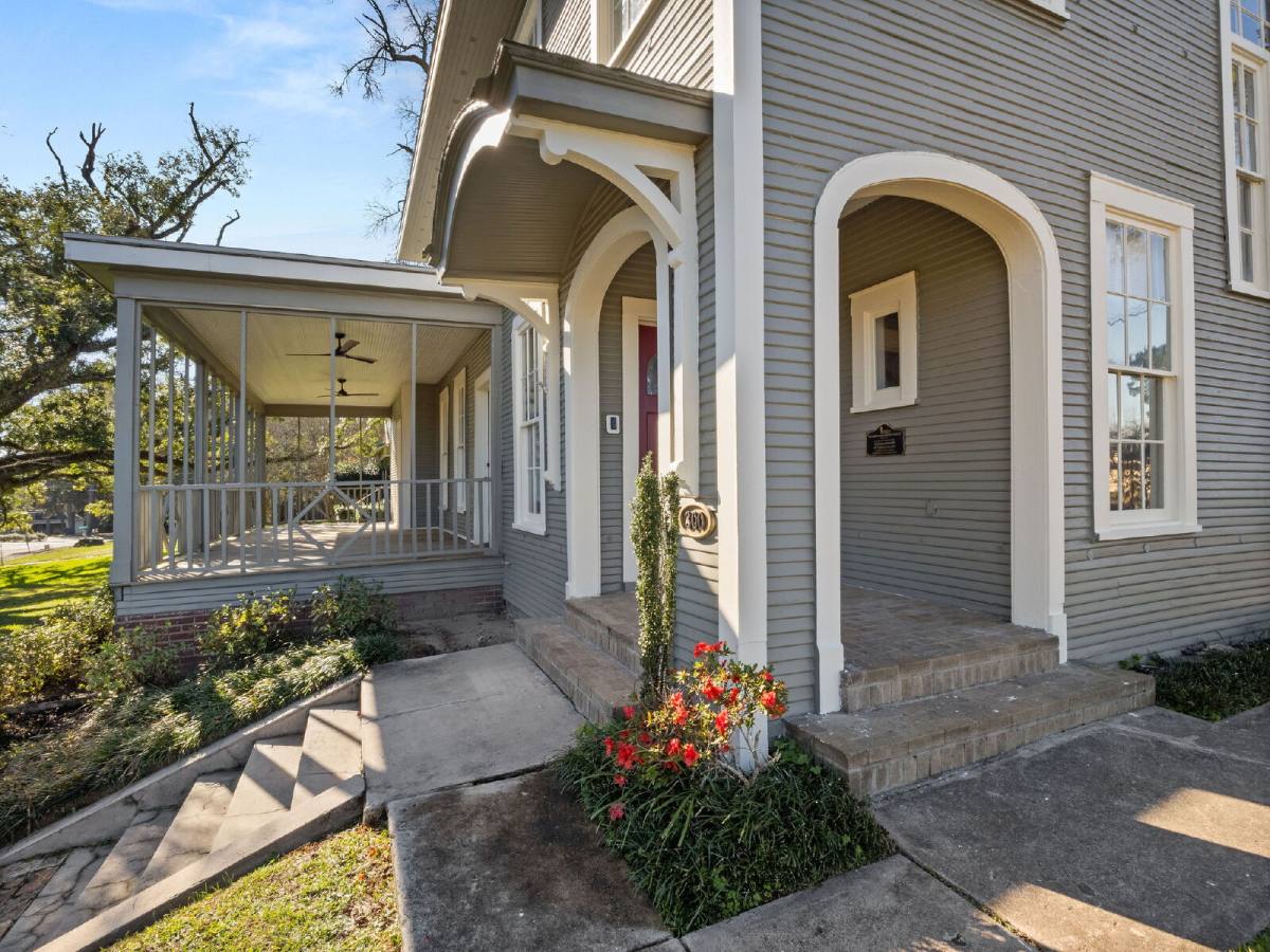House for rent at 300 S 8th St, Leesville, LA 71446