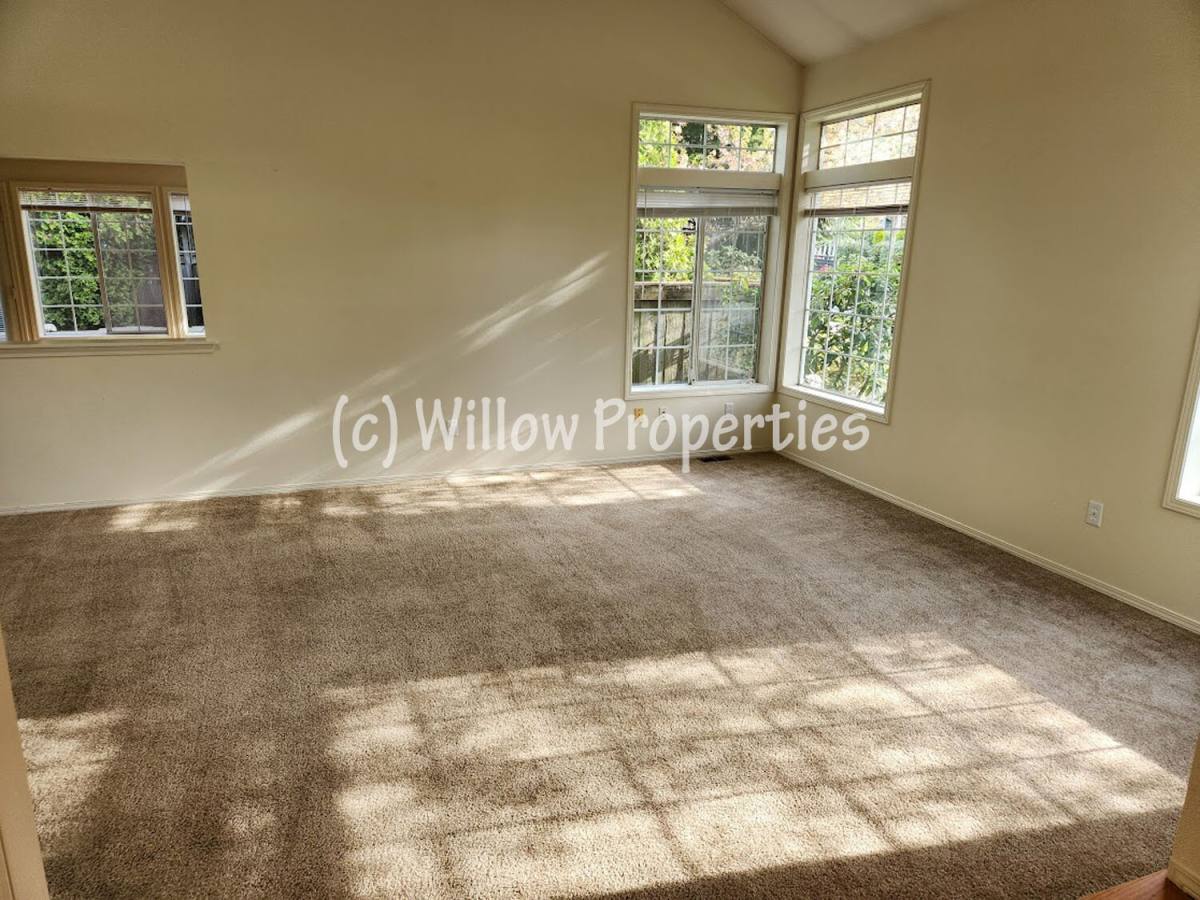 House for rent at 8401 62nd St W, University Place, WA 98467