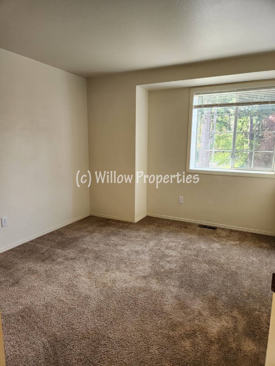 House for rent at 8401 62nd St W, University Place, WA 98467