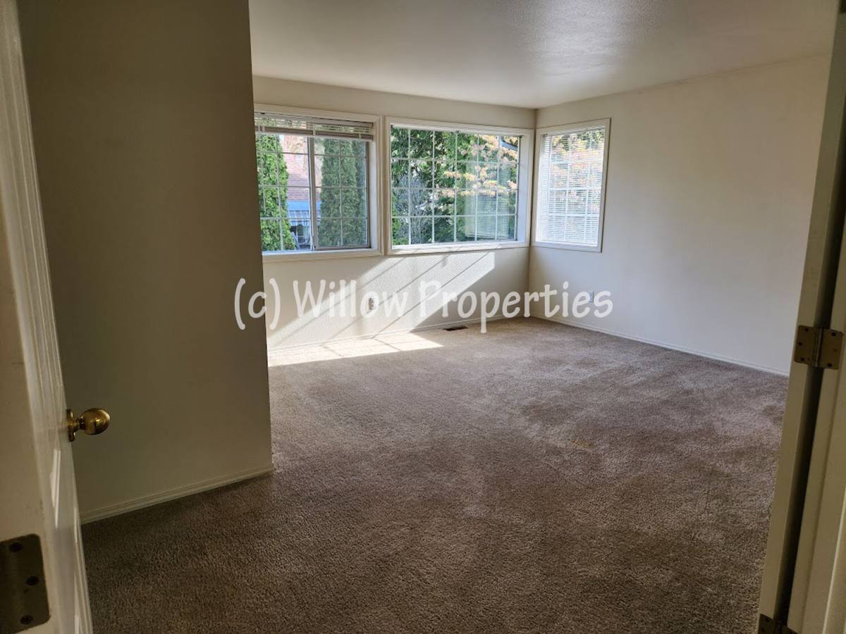 House for rent at 8401 62nd St W, University Place, WA 98467