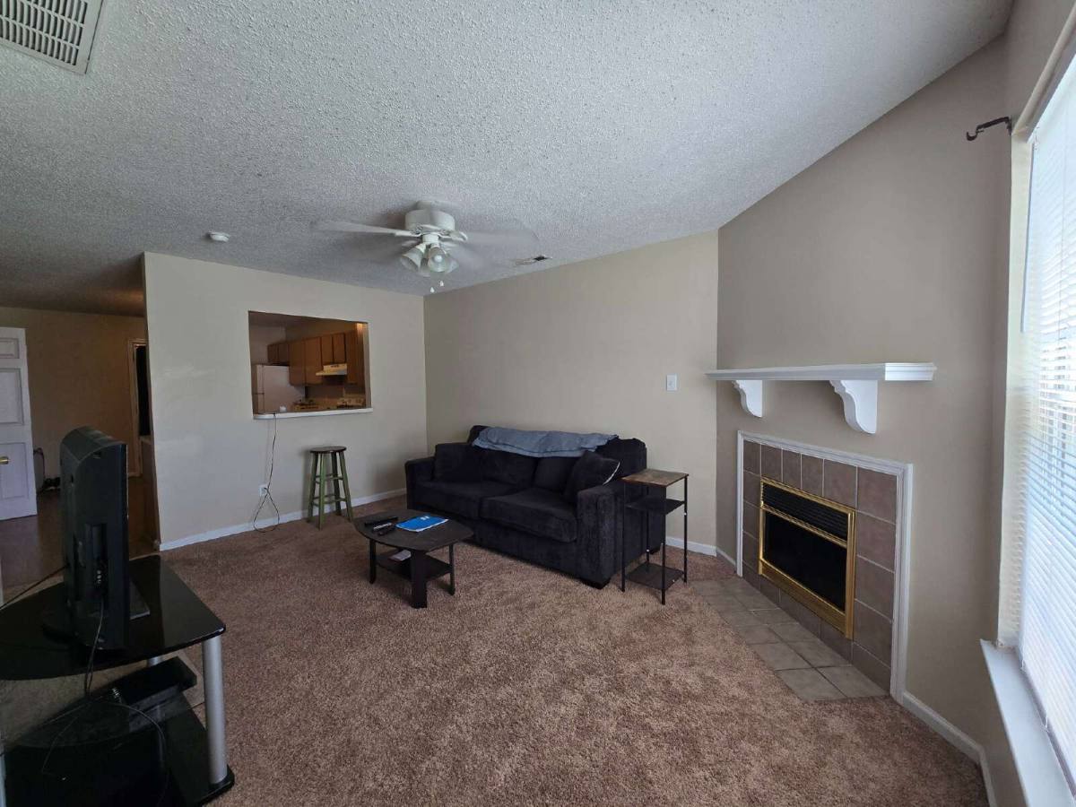 Townhouse for rent at 1097 W Pueblo Dr, Jacksonville, NC 28546