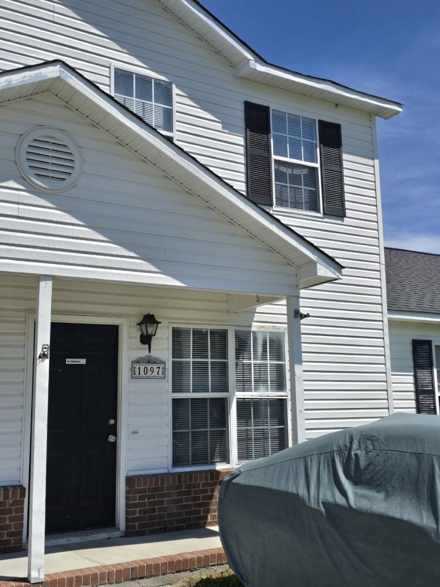 Townhouse for rent at 1097 W Pueblo Dr, Jacksonville, NC 28546