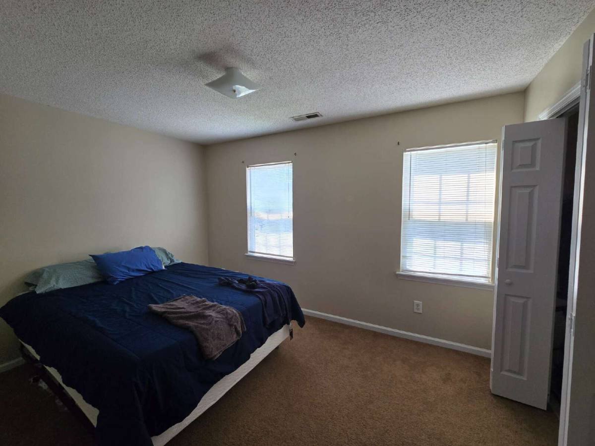 Townhouse for rent at 1097 W Pueblo Dr, Jacksonville, NC 28546